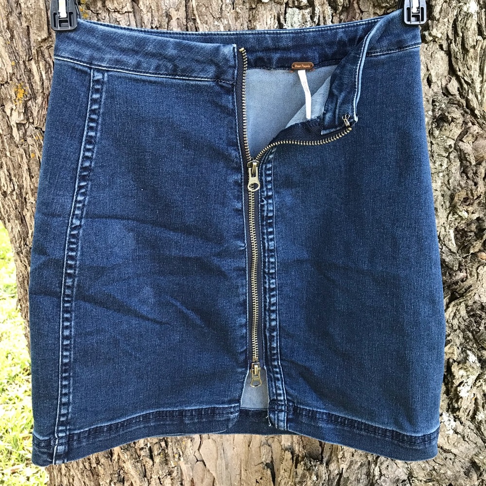 Size 0 mini skirt from Free People! Like new!